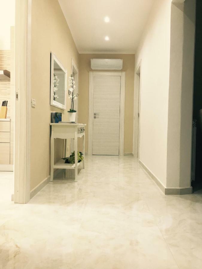 לה ספציה Queen Chic Apartment מראה חיצוני תמונה
